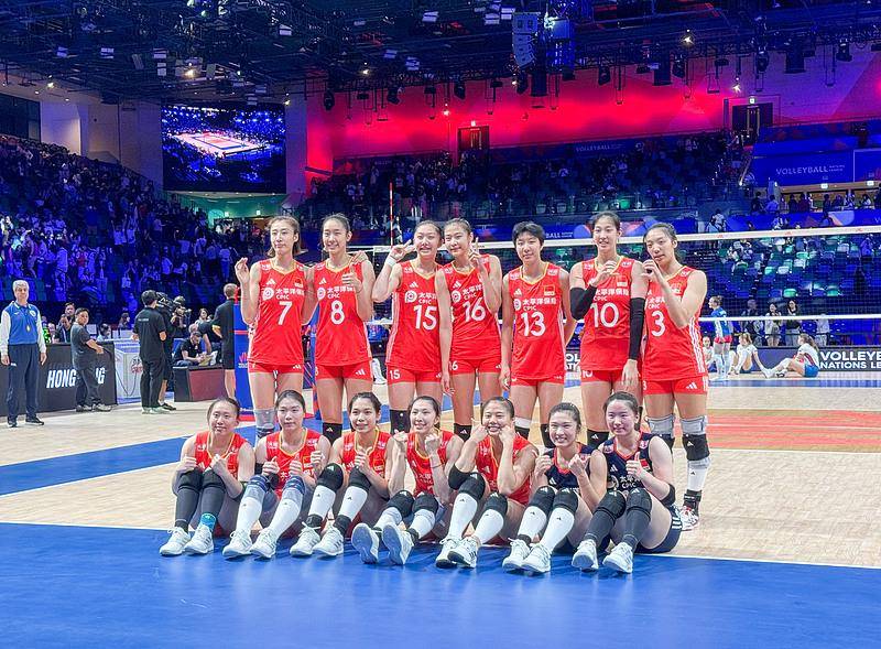 中国女队收获胜利，晋级国际足球赛事，全场震撼