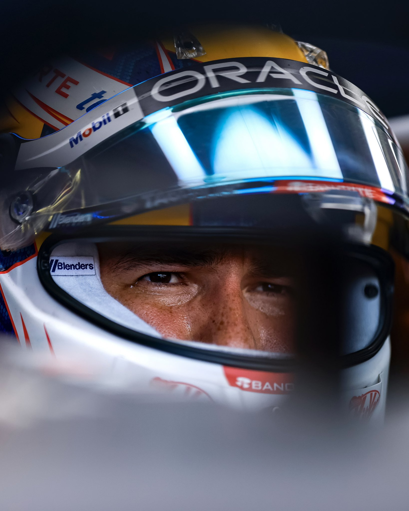 包含梅赛德斯翻盘索伯车队,佩雷兹惊艳四座的词条 包含梅赛德斯翻盘索伯车队,佩雷兹惊艳四座的词条