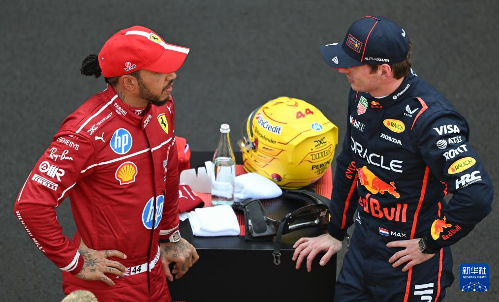 迈凯伦绝杀雷诺车队,汉密尔顿状态火热 迈凯伦绝杀雷诺车队,汉密尔顿状态火热