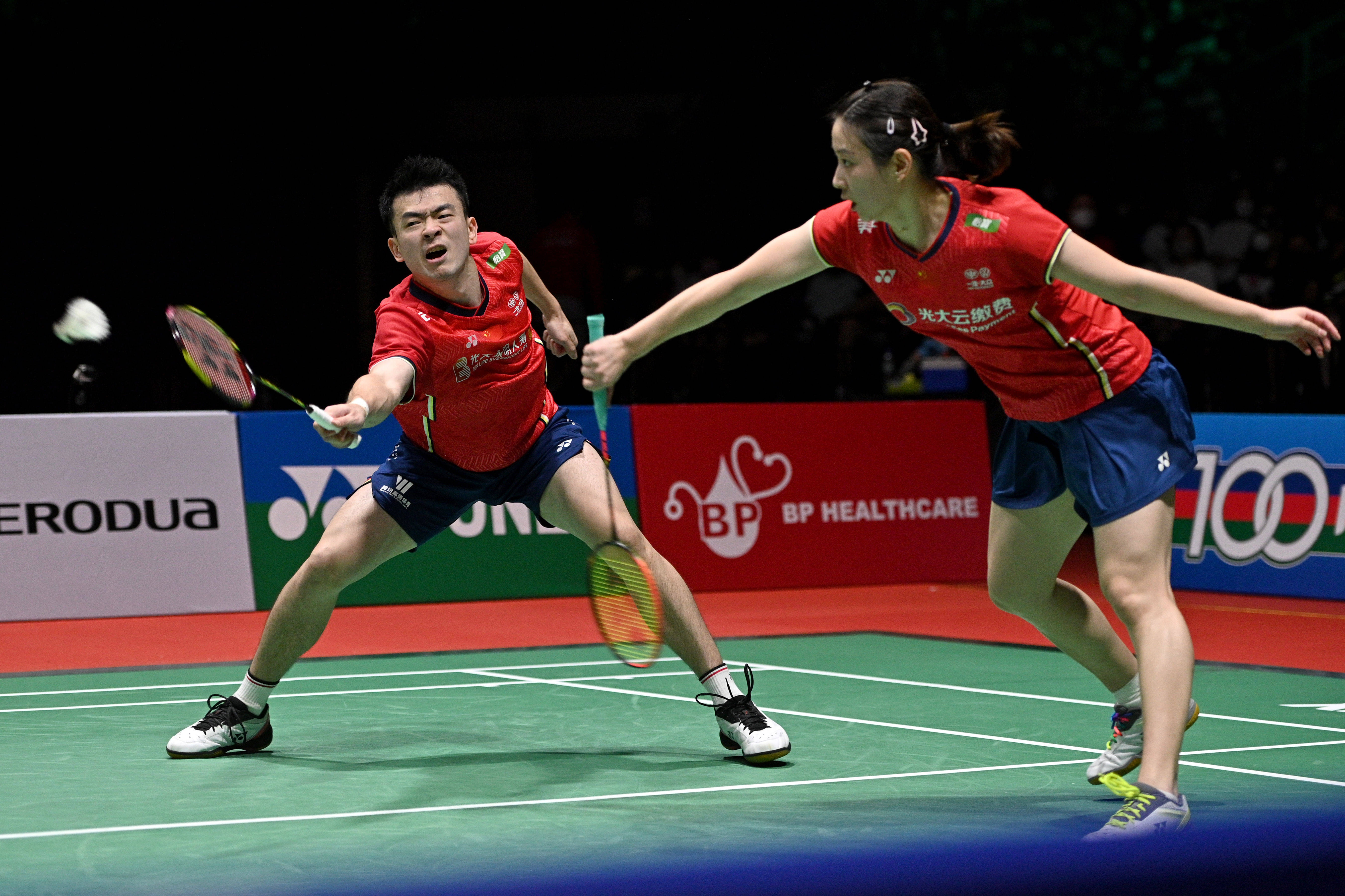 马来西亚队鏖战中国队，郑思维点燃赛场