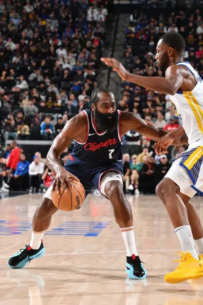 江苏队绝杀深圳队，哈登高光表现